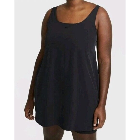 Nike Bliss Luxe Women's 2-1 Training Dress (Plus Size) in Black Size 1X Skort - Picture 1 of 10